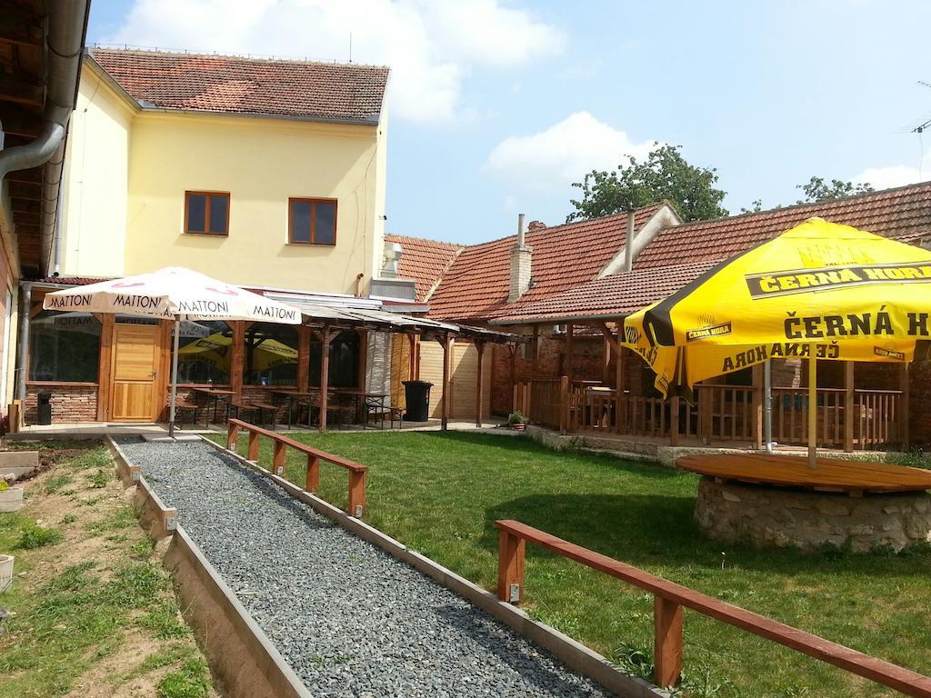 Village Pub & Bbq Vojkovice  Exterior foto